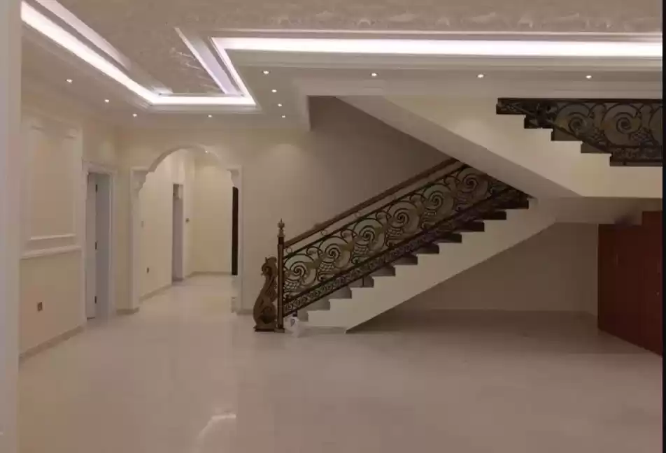 Residential Ready Property 7+ Bedrooms U/F Standalone Villa  for sale in Al Sadd , Doha #11741 - 1  image 